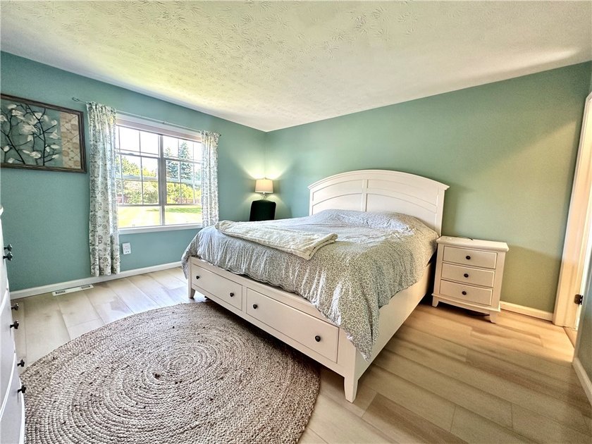 Welcome home to this beautifully maintained and thoughtfully - photo 6