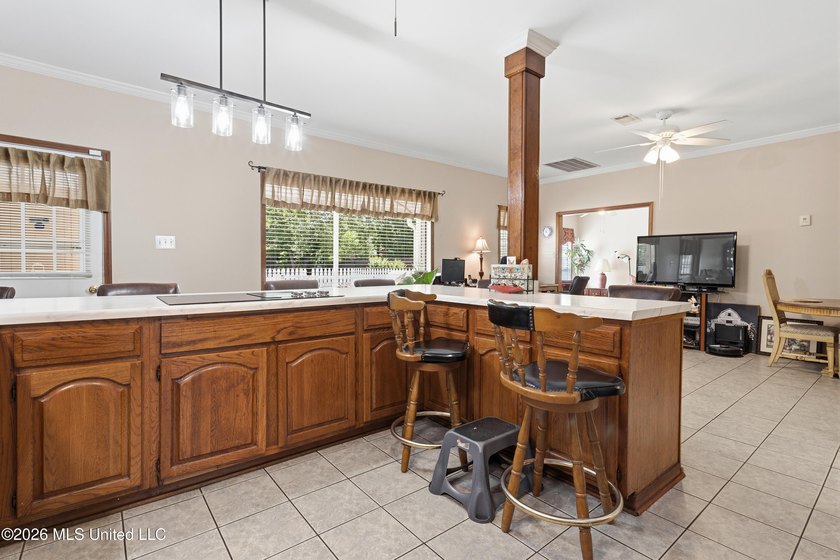 Welcome to 918 N Country Club Lane - a beautifully maintained - photo 16