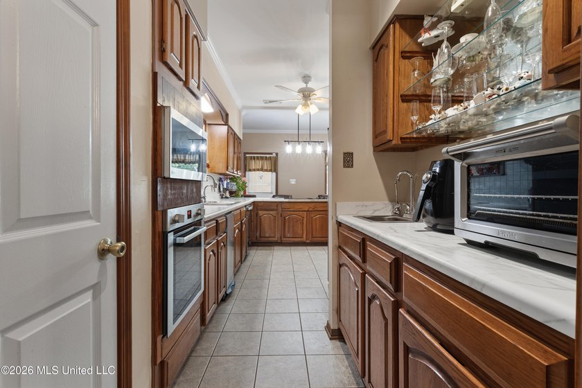 Welcome to 918 N Country Club Lane - a beautifully maintained - photo 19