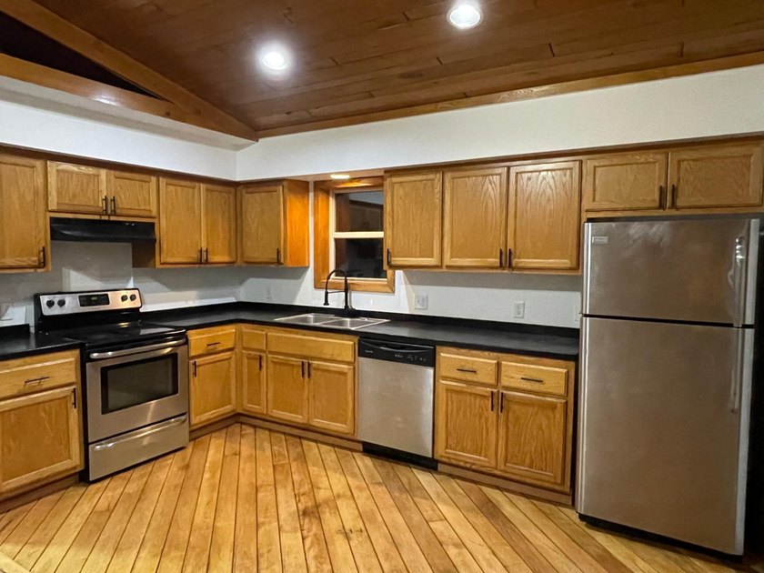 Rare opportunity to own three separate single family homes on - photo 19