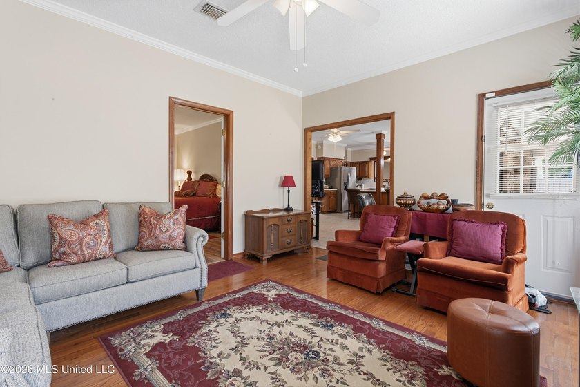 Welcome to 918 N Country Club Lane - a beautifully maintained - photo 22