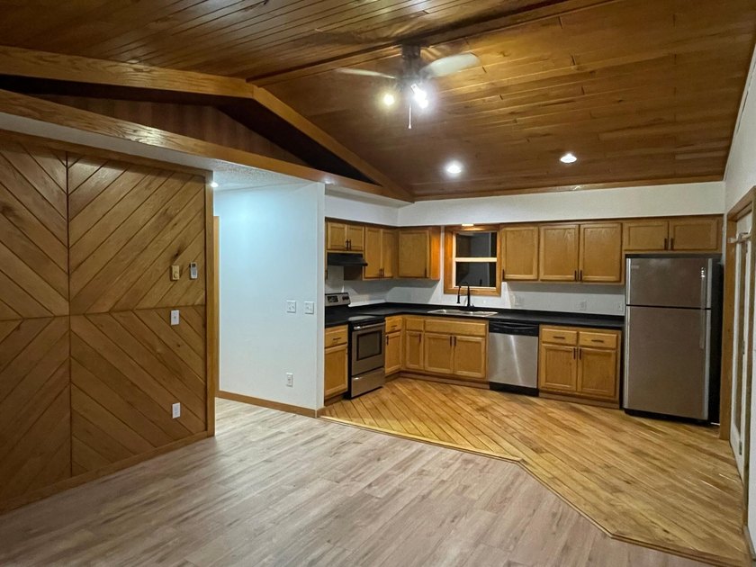 Rare opportunity to own three separate single family homes on - photo 24