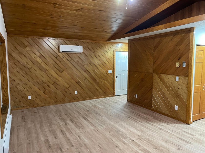 Rare opportunity to own three separate single family homes on - photo 25