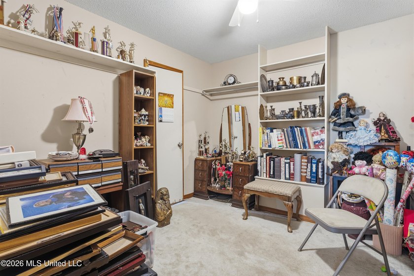 Welcome to 918 N Country Club Lane - a beautifully maintained - photo 31