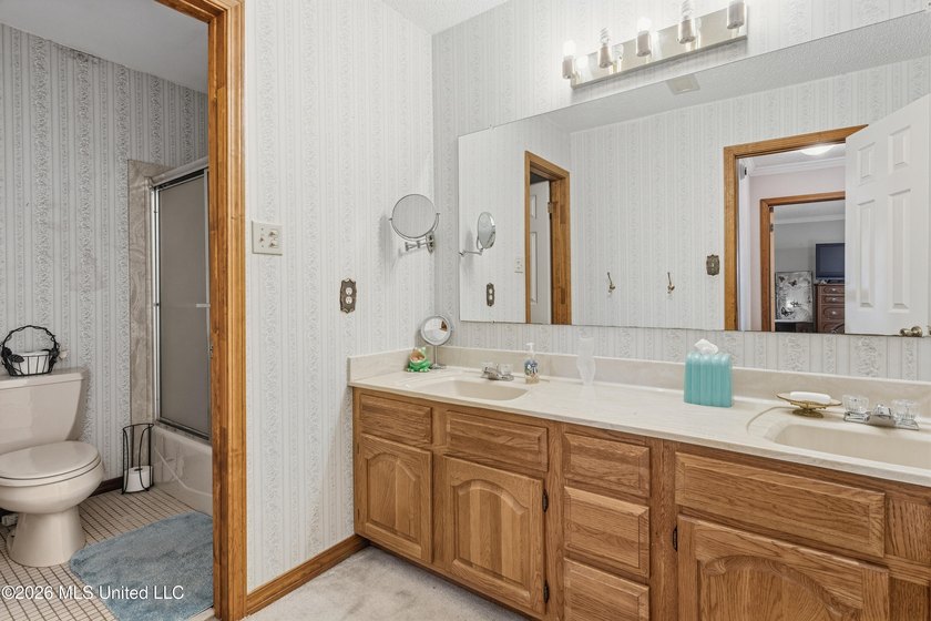 Welcome to 918 N Country Club Lane - a beautifully maintained - photo 34