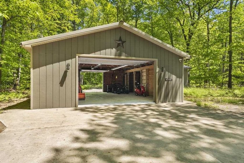 Tucked among 7.2 wooded acres just north of Young State Park - photo 37