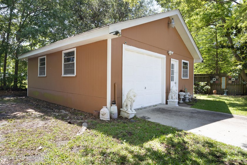 Welcome to 918 N Country Club Lane - a beautifully maintained - photo 43