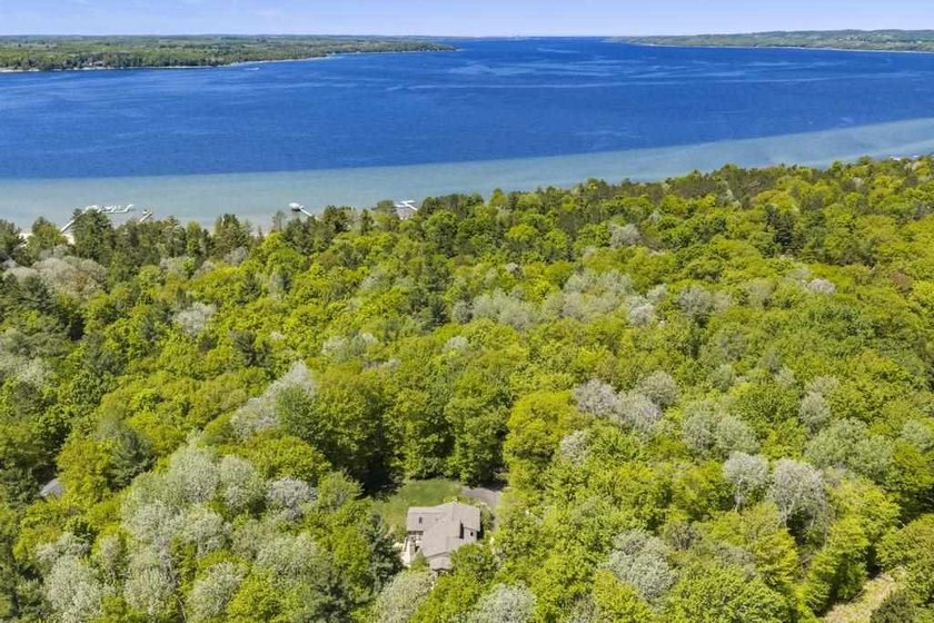 Tucked among 7.2 wooded acres just north of Young State Park - photo 43