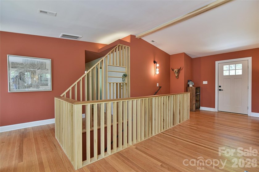 Welcome to this exceptional 5-bedroom, 4-bathroom home located - photo 16