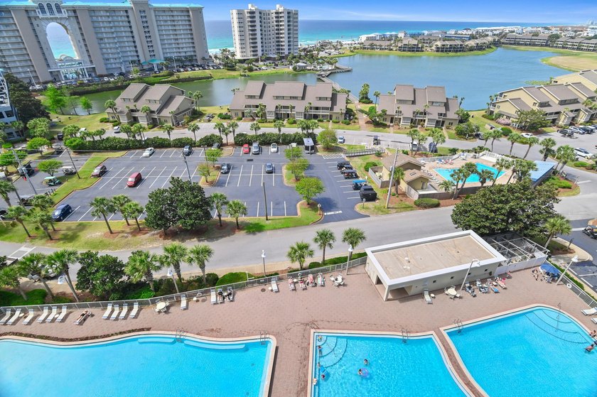 Wake up to endless Gulf views, spend your afternoons with your - photo 17