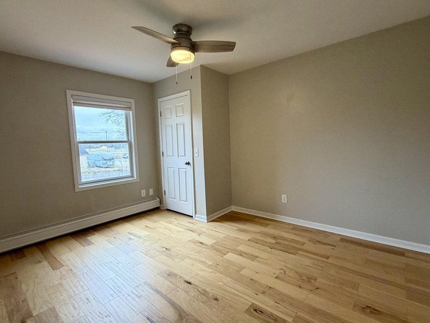 Beautifully remodeled Mackinaw City home just a short walk to - photo 22