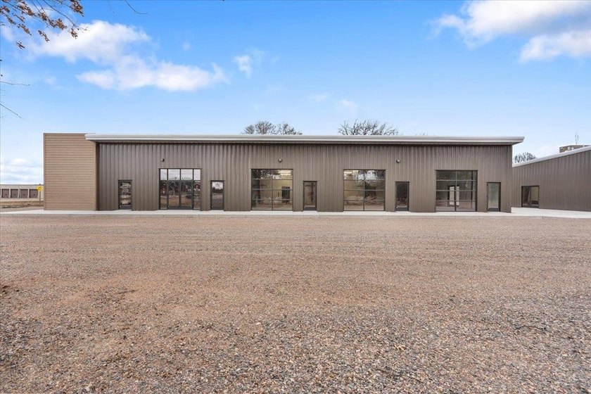 SAND VALLEY BOGO! Pro Forma NOI of $126,700 w/ 9.39% Cap Rate - photo 6