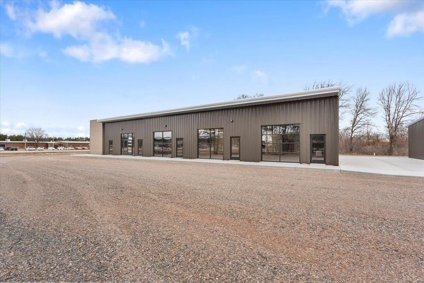 SAND VALLEY BOGO! Pro Forma NOI of $126,700 w/ 9.39% Cap Rate - photo 7