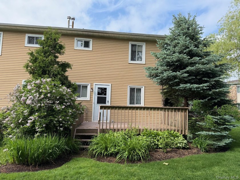 Cameo Townhouses is the best kept secret place to live! This - photo 3