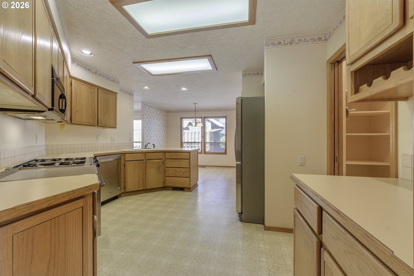 Open House - Friday 7/24, 5pm-7pm, Saturday 7/25, 12pm-2pm - photo 13
