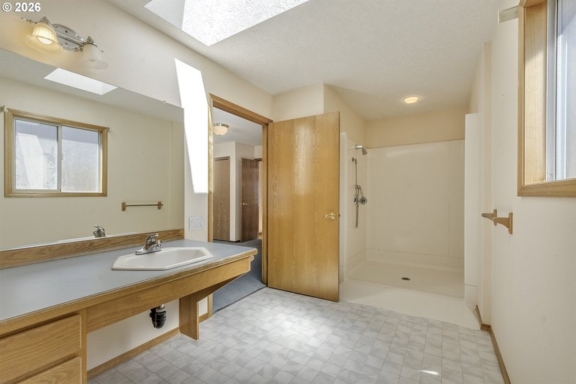 Open House - Friday 7/24, 5pm-7pm, Saturday 7/25, 12pm-2pm - photo 23