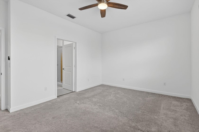 GORGEOUS CORNER UNIT W/ OPEN FLOOR PLAN &amp; PLENTY OF WINDOWS - photo 28