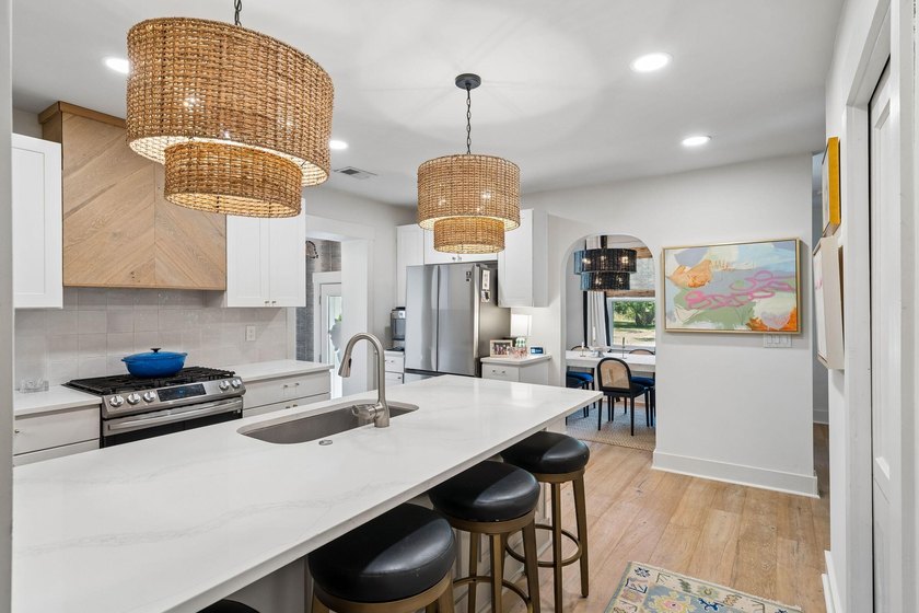 Welcome to 29 Campbell Drive, a truly one-of-a-kind designer - photo 31