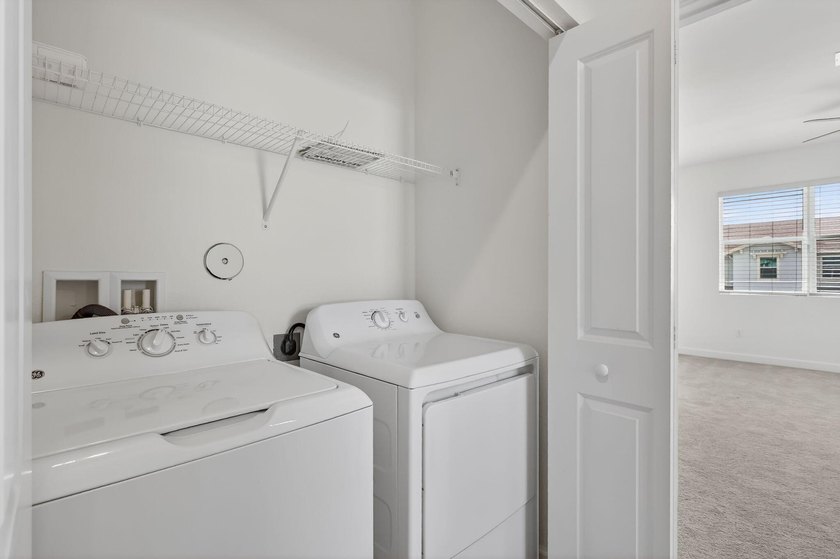GORGEOUS CORNER UNIT W/ OPEN FLOOR PLAN &amp; PLENTY OF WINDOWS - photo 34
