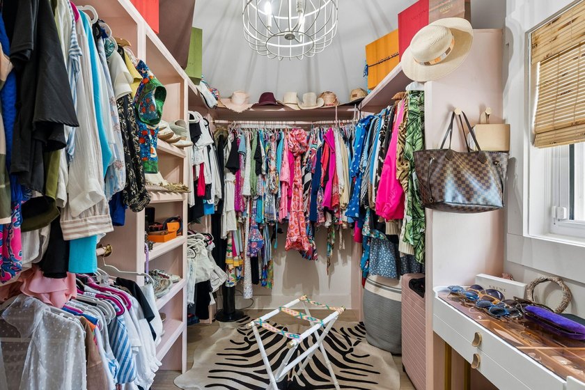 Welcome to 29 Campbell Drive, a truly one-of-a-kind designer - photo 44