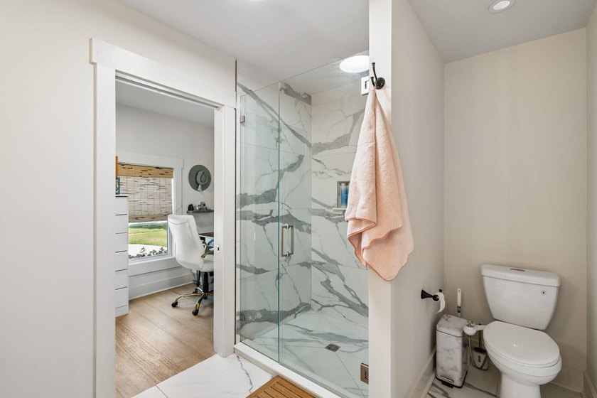 Welcome to 29 Campbell Drive, a truly one-of-a-kind designer - photo 46