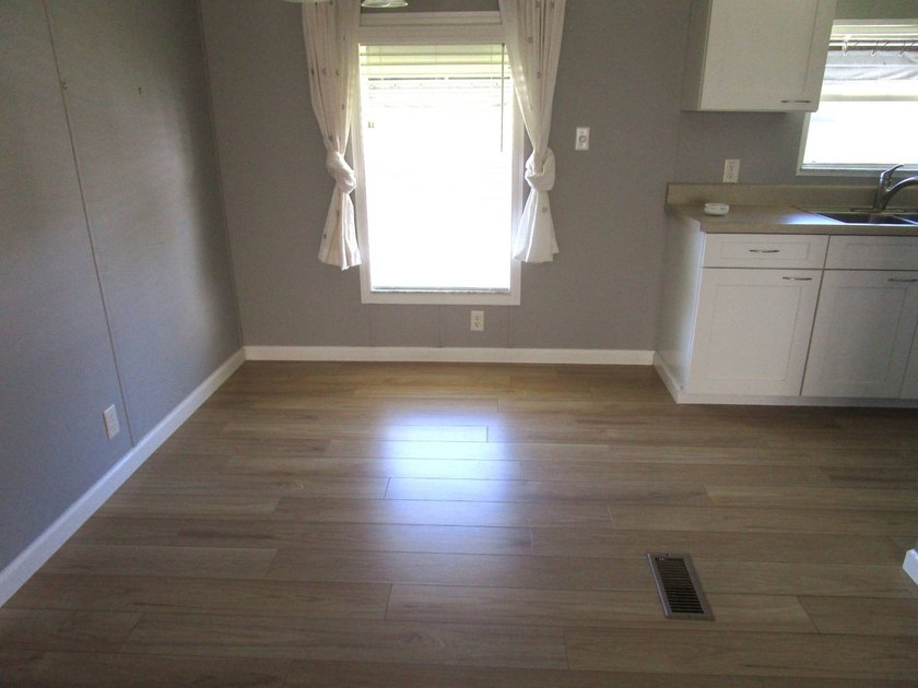 This motivated seller is ready to make a deal. Don't miss this - photo 8