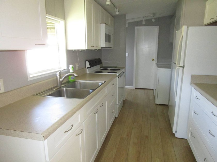 This motivated seller is ready to make a deal. Don't miss this - photo 9