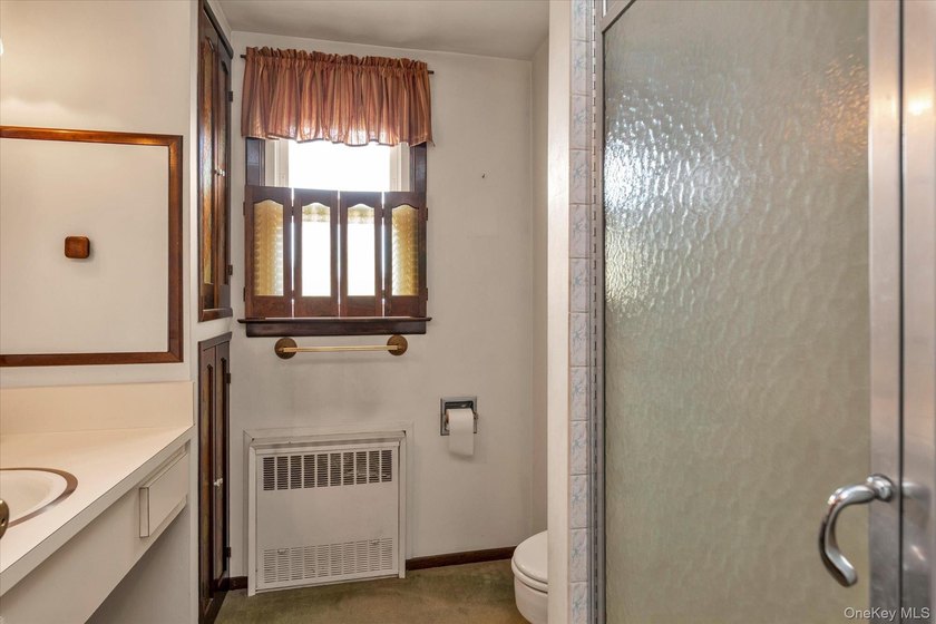Unlock the potential of this solid 4-bedroom, 2-bathroom Cape! - photo 14
