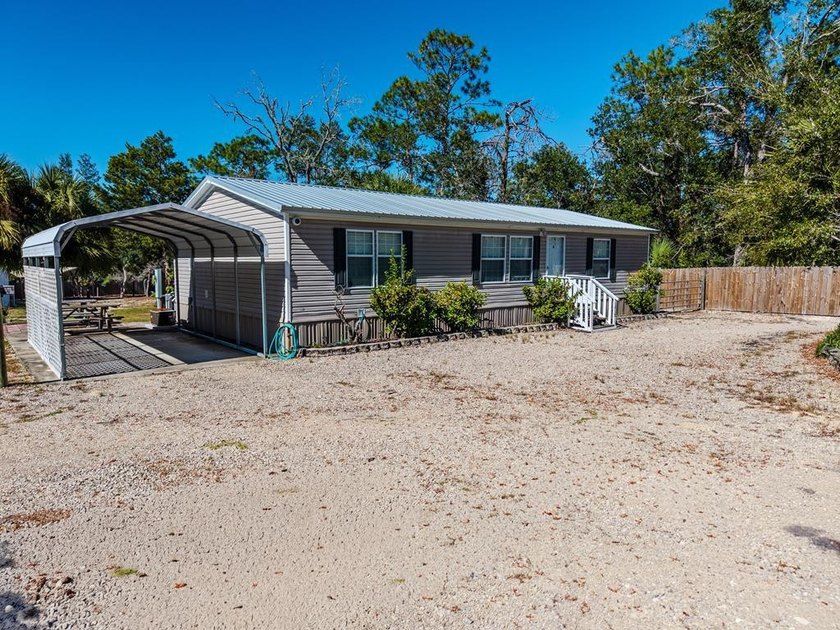 Welcome to your next investment opportunity or move-in ready - photo 2