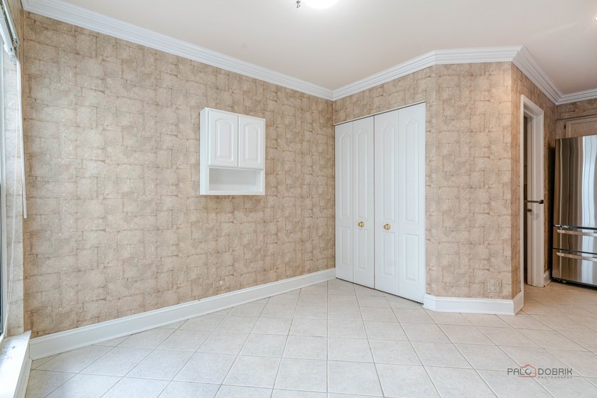 Welcome to one of the finest townhomes in the Schaumburg/Hoffman - photo 10