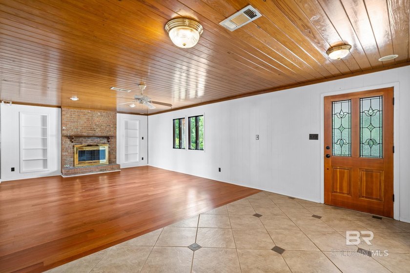 Discover paradise at this beautifully updated home on Mobile Bay - photo 8