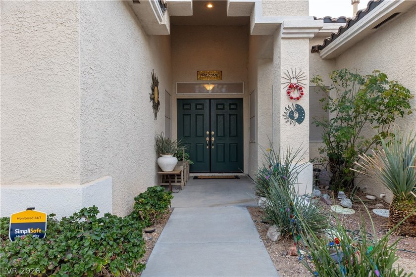 Discover the epitome of desert oasis living in this stunning 3 - photo 3