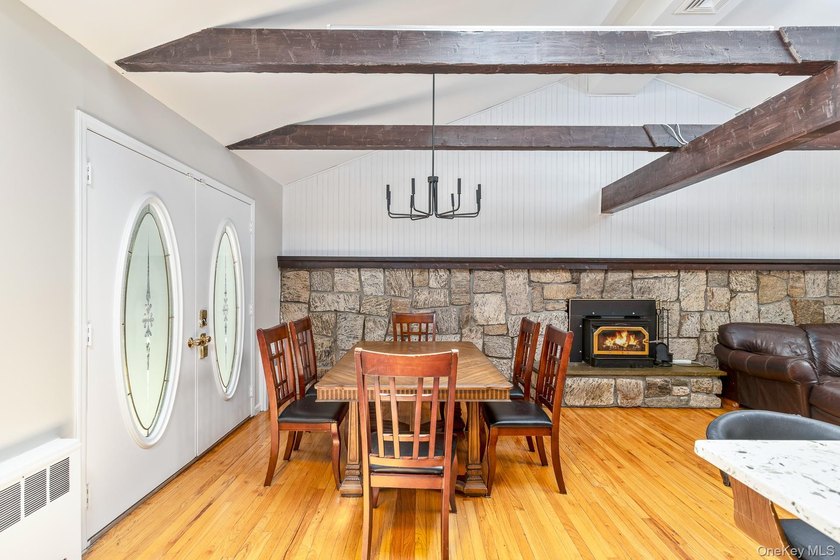 Beautifully updated Hi-Ranch on 1.5 private, park-like acres - photo 11