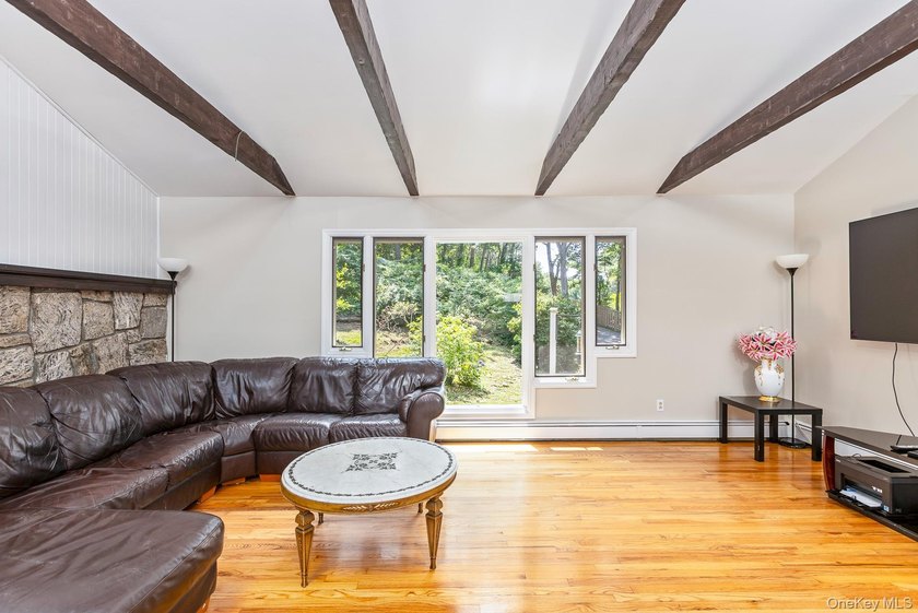 Beautifully updated Hi-Ranch on 1.5 private, park-like acres - photo 12