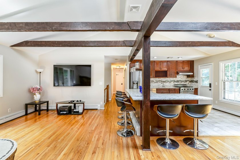 Beautifully updated Hi-Ranch on 1.5 private, park-like acres - photo 13