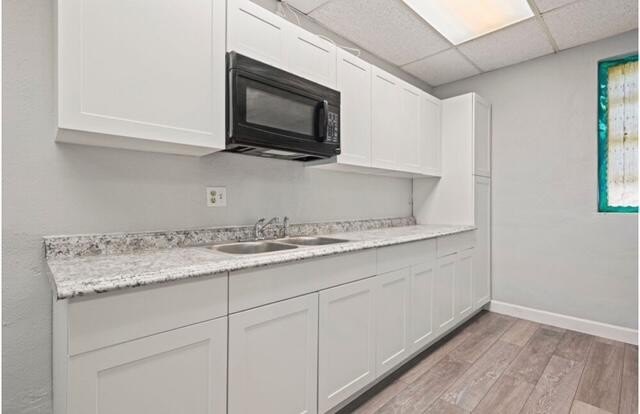 Versatile property with endless potential! Well maintained - photo 9