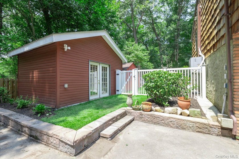 Beautifully updated Hi-Ranch on 1.5 private, park-like acres - photo 28