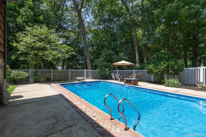 Beautifully updated Hi-Ranch on 1.5 private, park-like acres - photo 31