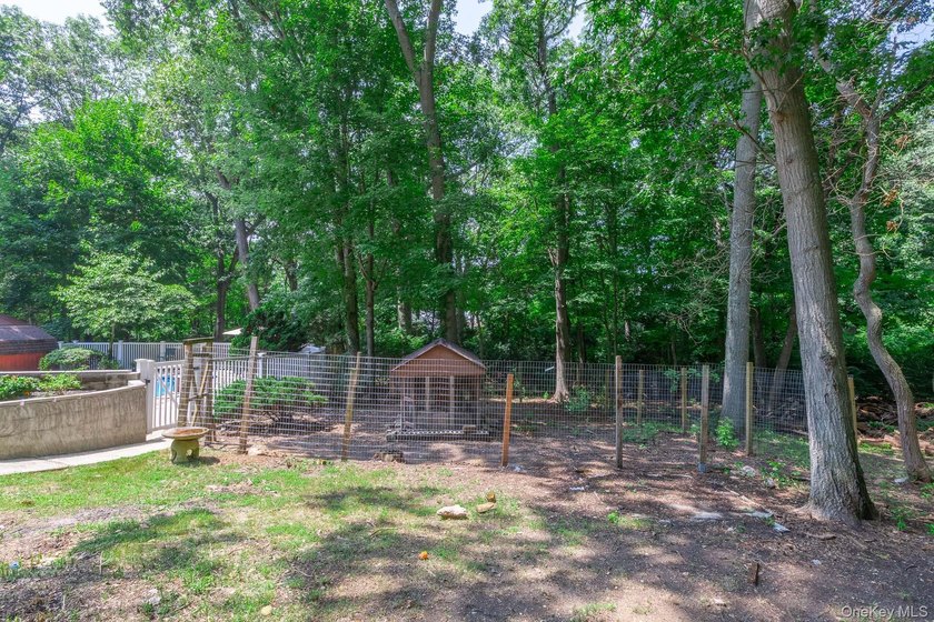 Beautifully updated Hi-Ranch on 1.5 private, park-like acres - photo 34