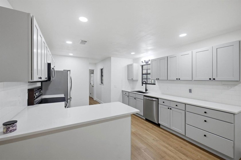 Welcome home to a property that offers something increasingly - photo 9