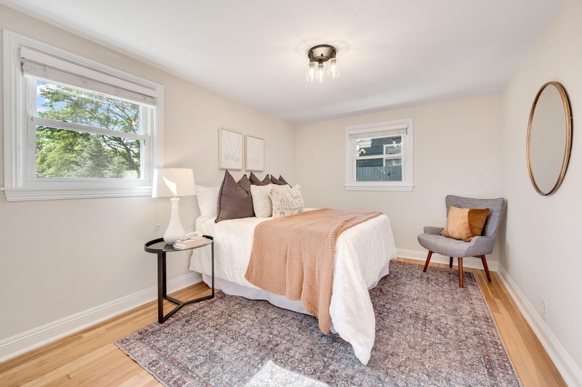 Nestled on a quiet cul-de-sac, this beautifully maintained - photo 14