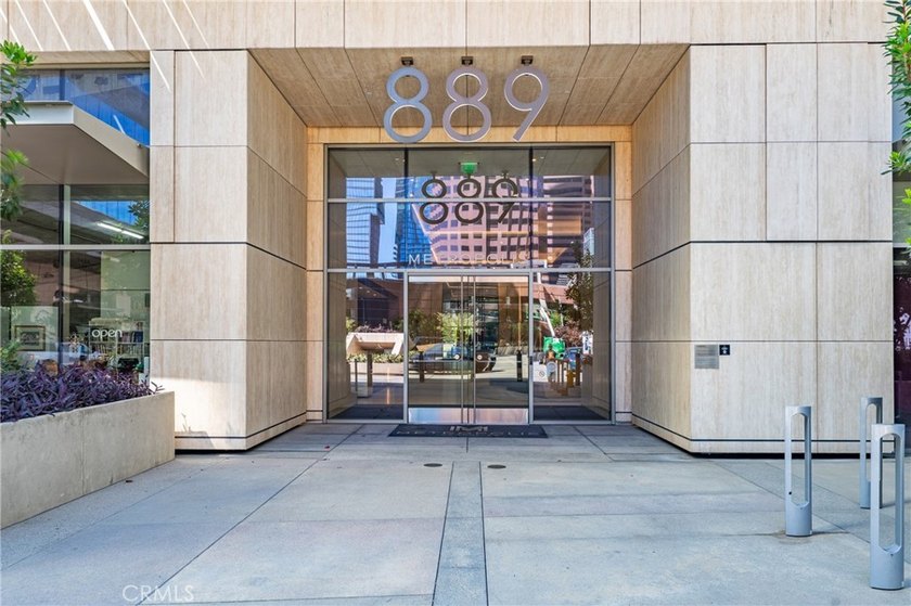 Welcome to 889 Francisco St 1210, a stylish 1-bedroom, 1-bath - photo 23