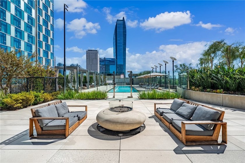 Welcome to 889 Francisco St 1210, a stylish 1-bedroom, 1-bath - photo 37