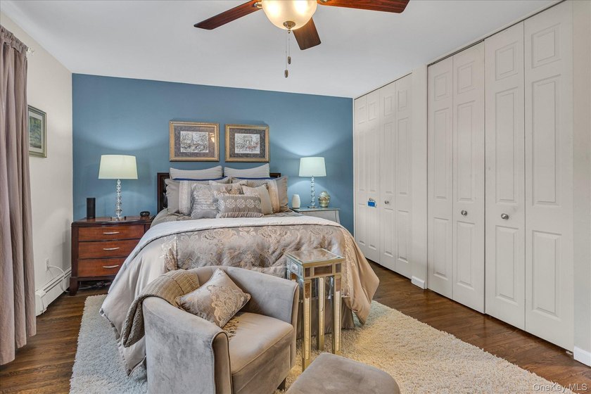 Welcome to a captivating residence at 5205 Wilshire Lane - photo 9