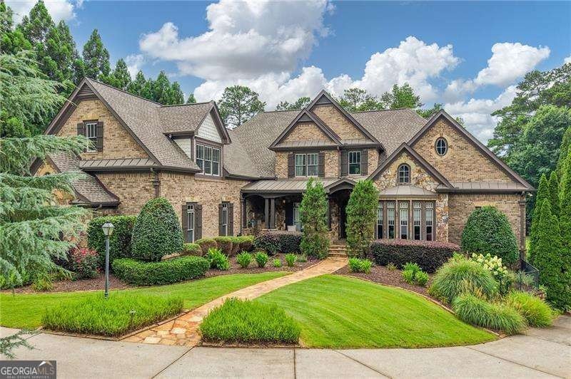 Experience luxury living at its finest in this extraordinary - photo 2
