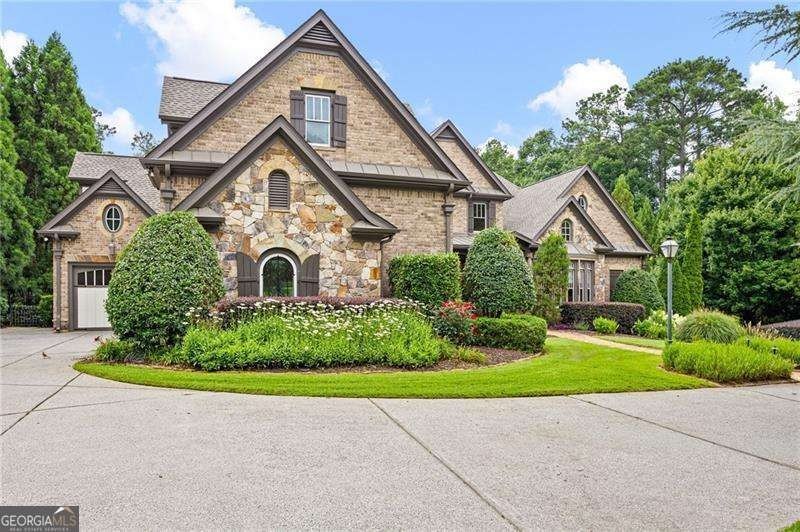 Experience luxury living at its finest in this extraordinary - photo 4