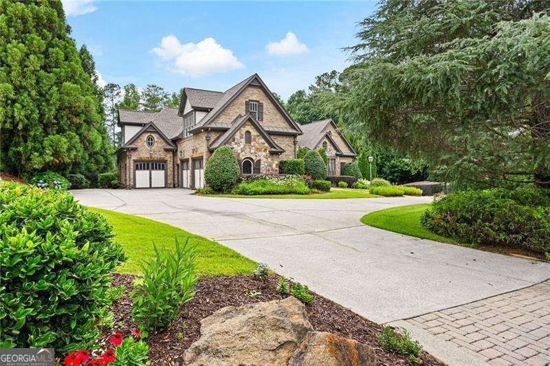 Experience luxury living at its finest in this extraordinary - photo 5