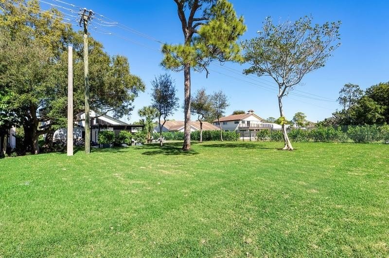 Located in the highly desirable Palm Beach Farms neighborhood &amp; - photo 17