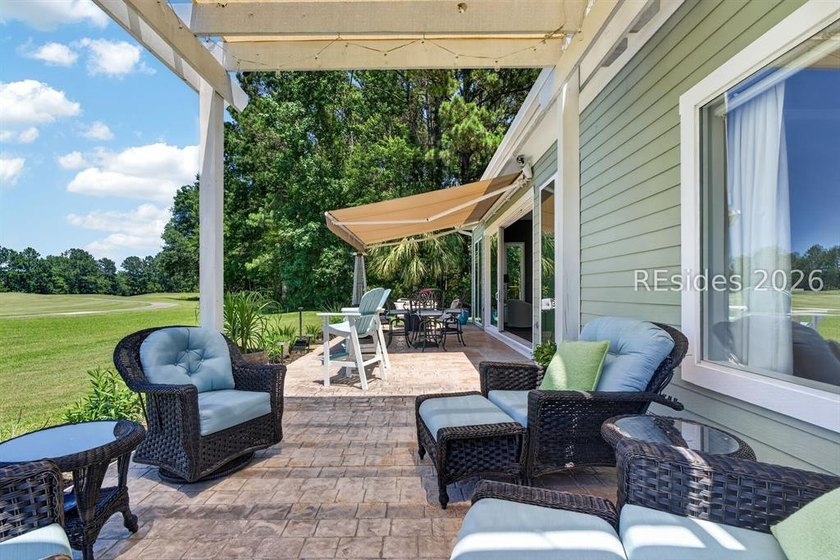 Tucked on a private cul-de-sac wooded lot, this reimagined Del - photo 28