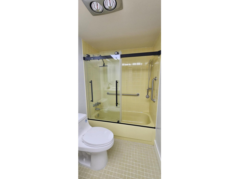 55+ Community .Wonderful View of Pool Area. Lg 2/2 remodeled - photo 16